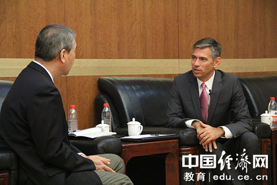 德专家:中国可按国情建立职业教育体系(图)